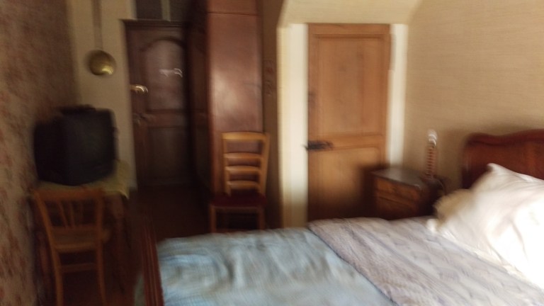 Mein Zimmer hier kann schon mein Opa im ersten Weltkrieg gewohnt haben .