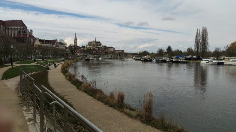 Auxerre am Kanal/Fluss