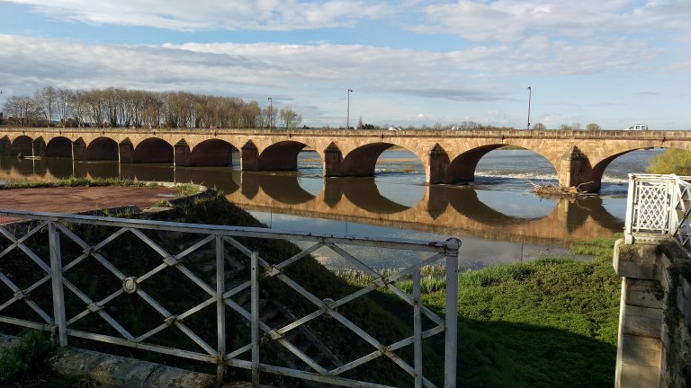 Brücke über die Loire 