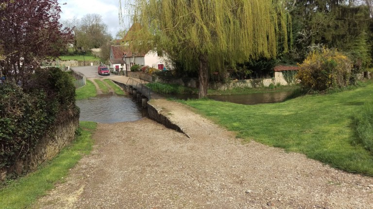 Über die Brücke ins nächste Departement