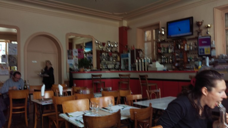 Bar/Restaurant herrlich Menü 4 Gänge 12,00 Euro mit Rotwein!