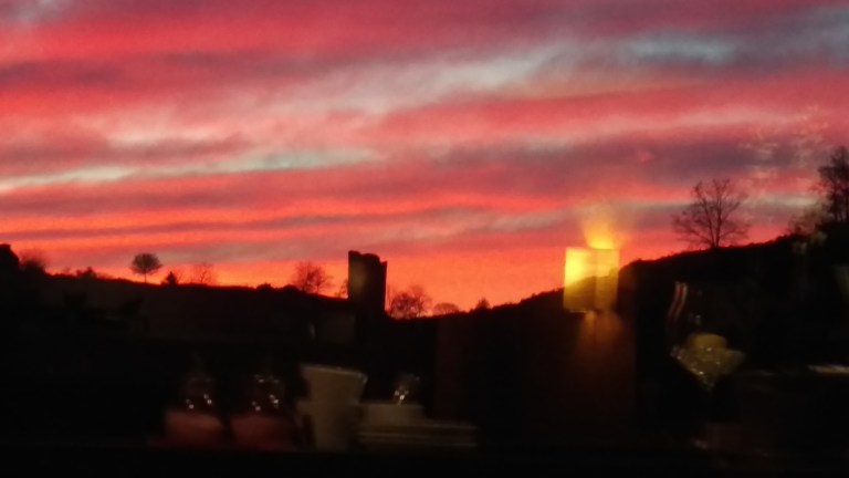 Abendrot über der Ruine Crozent 