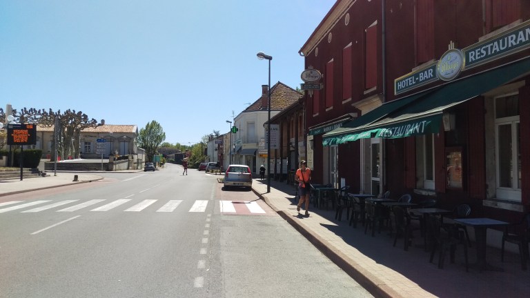 Captieux Hauptstraße rechts mein Hotel
