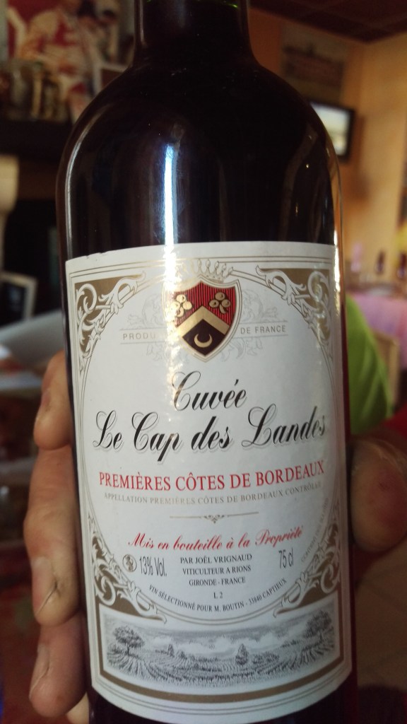 Das sind die Vitamine für Pilger! Hier Wein aus der Region.