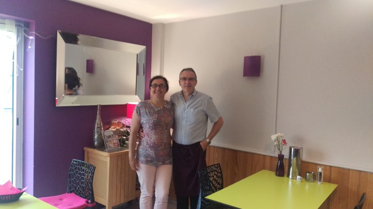 meine Gastgeber heute morgen zum Abschied mit Riesenportion Rührei.