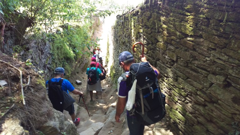 Uralte Pfade führen ins Tal